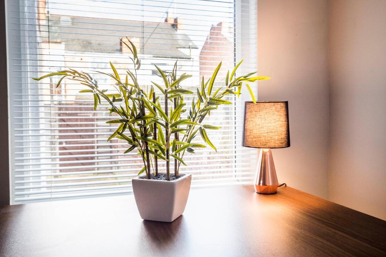Spacious, Modern 4 Bed House Close To City Centre 체스터 외부 사진