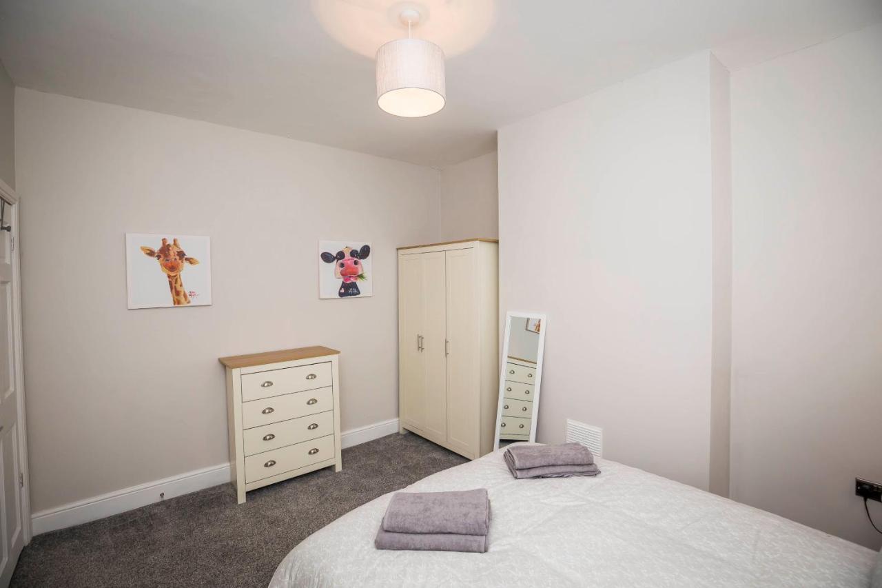 Spacious, Modern 4 Bed House Close To City Centre 체스터 외부 사진