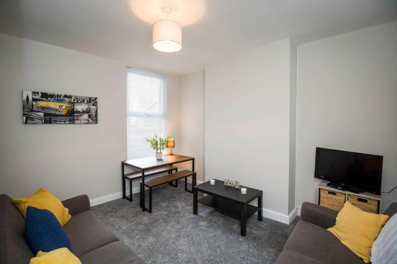 Spacious, Modern 4 Bed House Close To City Centre 체스터 외부 사진